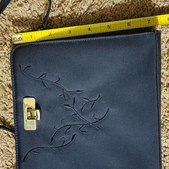 Small evening bag with detachable strap - Picture 7 of 7